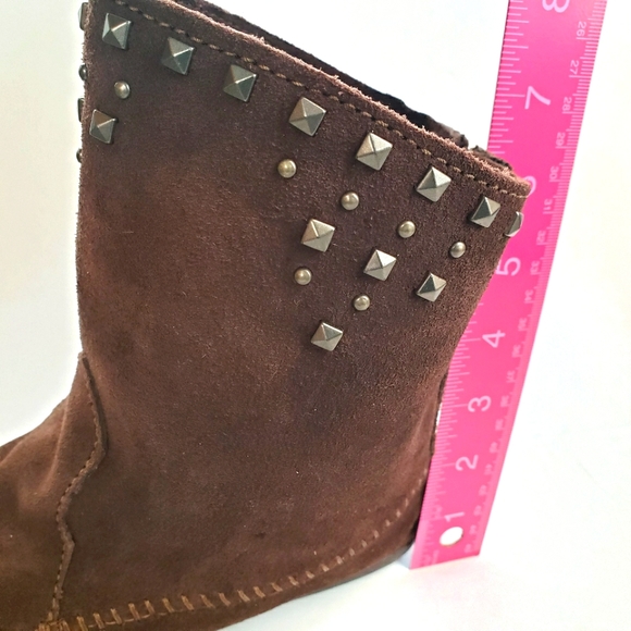 Minnetonka Moccasin Boots Shoes Genuine Leather Women size 7 NWOT - Picture 7 of 12